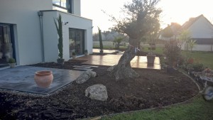 Jardin authentique et moderne à Rots, Calvados, réalisation Paysages Conseil