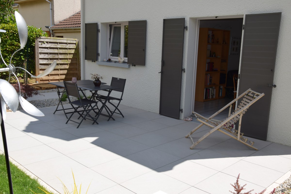 Aménagement de terrasse en grés cérame