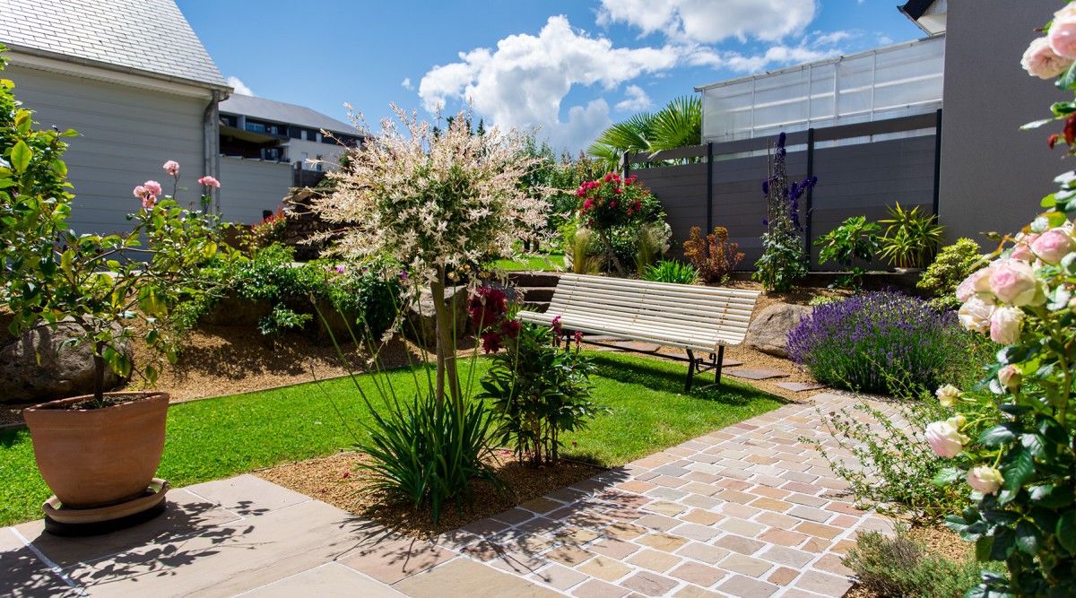 Aménagement de terrasse en pierre naturelle