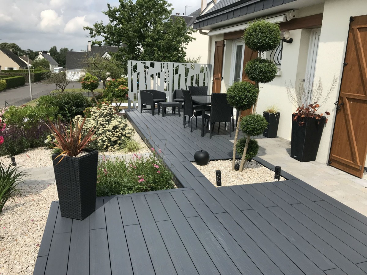 Aménagement de terrasse composite en résine minérale