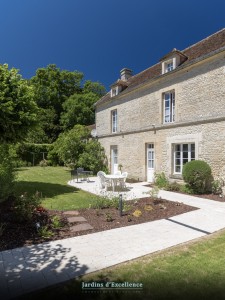 Aménagement d&rsquo;une maison de caractère à Bény-Sur-Mer-Calvados, réalisation Paysages Conseil