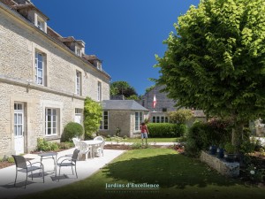 Aménagement d&rsquo;une maison de caractère à Bény-Sur-Mer-Calvados, réalisation Paysages Conseil