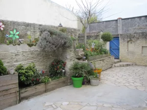Un jardin de ville technique à Colleville-Montgomery, Calvados, réalisation Paysages Conseil