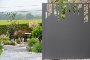 Le mariage du bois et de la pierre naturelle, à Ifs, Calvados, réalisation Paysages Conseil