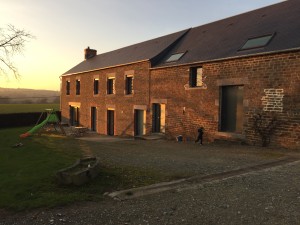 Le mariage du bois et de la pierre naturelle, à Ifs, Calvados, réalisation Paysages Conseil
