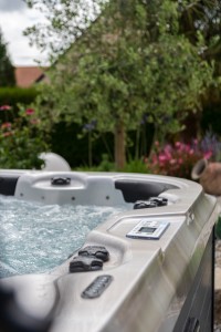 Intégration d&rsquo;un spa dans un jardin, Manche, réalisation Paysages Conseil