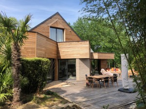 Aménagement de piscine proche de Caen, réalisation Paysages Conseil