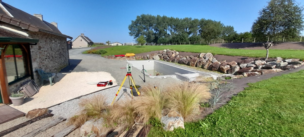 Aménagement d&rsquo;un jardin avec piscine, Manche
