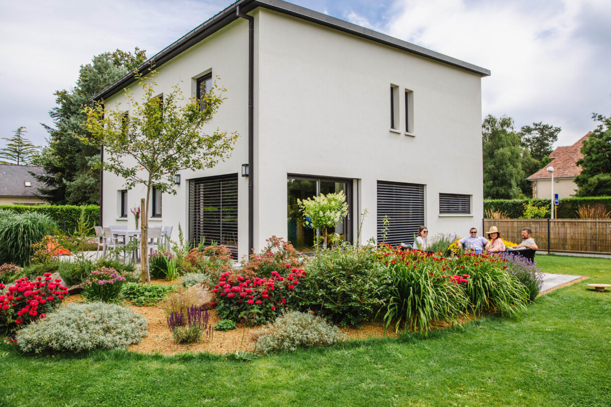 Jardin d&rsquo;une maison contemporaine dans l&rsquo;Orne