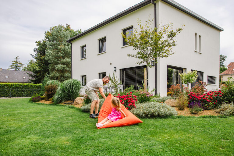 Jardin d&rsquo;une maison contemporaine dans l&rsquo;Orne