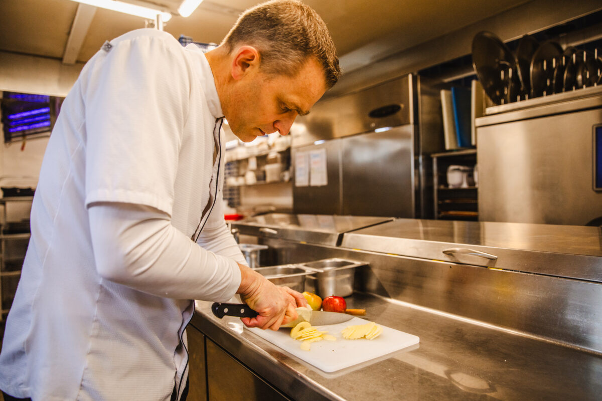 Julien, chef au manoir de la pommeraie