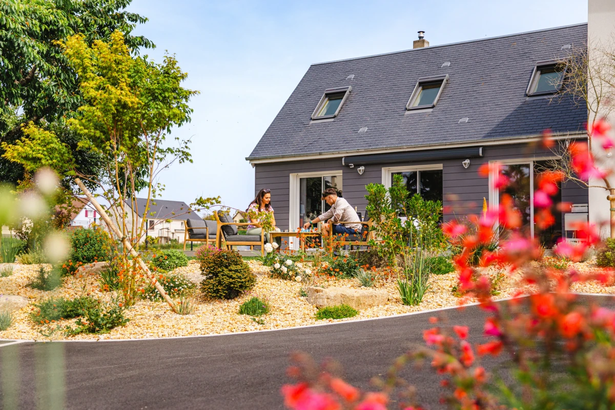 cour-avec-paves-naturels-avranches-paysages-conseil